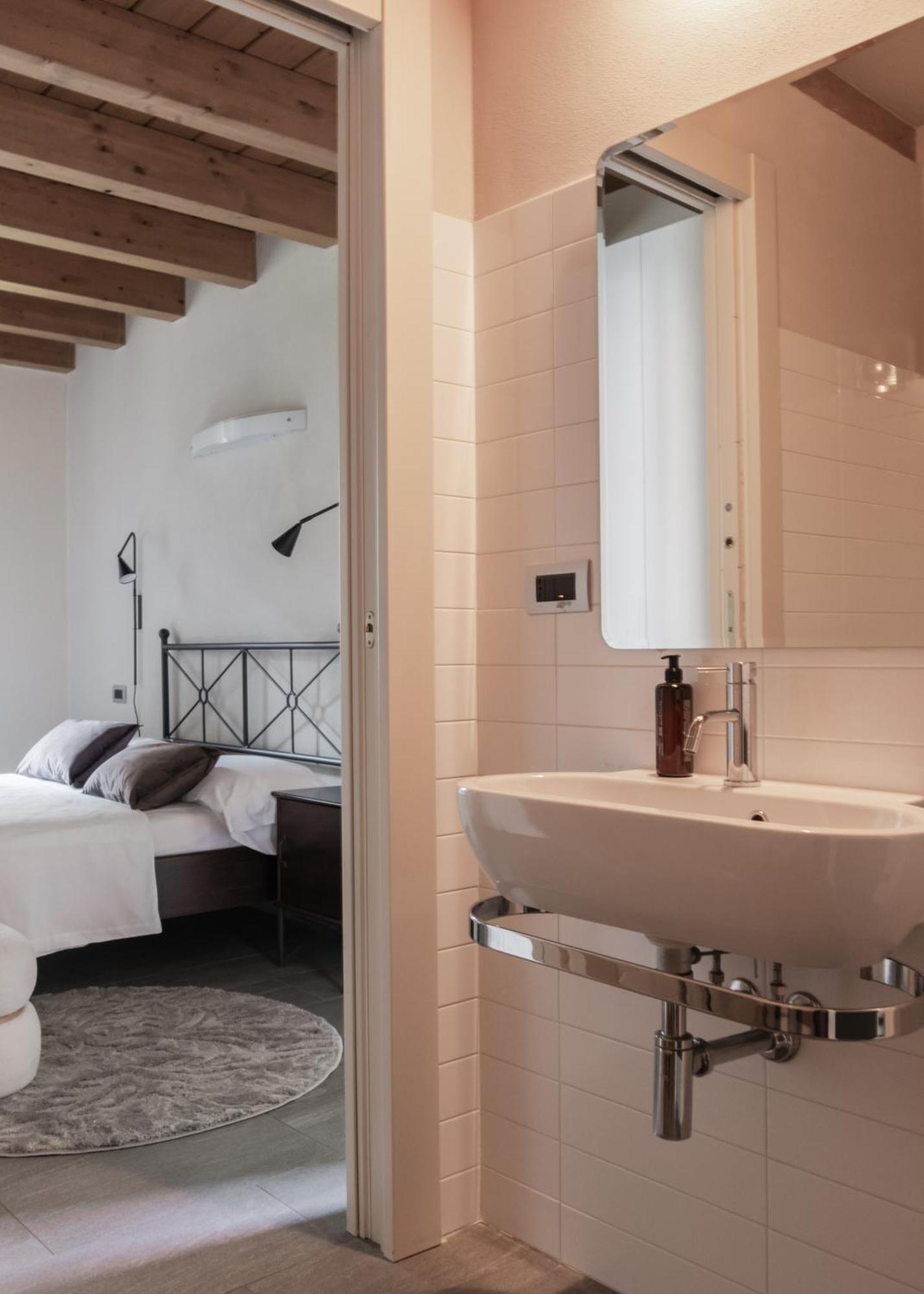 Charming Moment Di Villa Porta - Jolie Maison 루이노 외부 사진